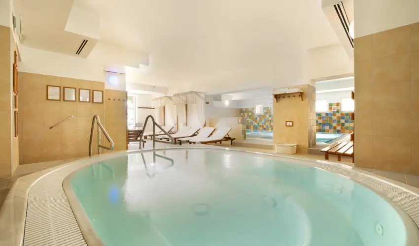 Sz�rcsa Hotel Sz�kesfeh�rv�r - Augusztus 20.