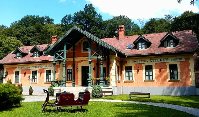 Szent Hubertus Panzi� Par�dsasv�r - Augusztus 20. (min. 2 �j)