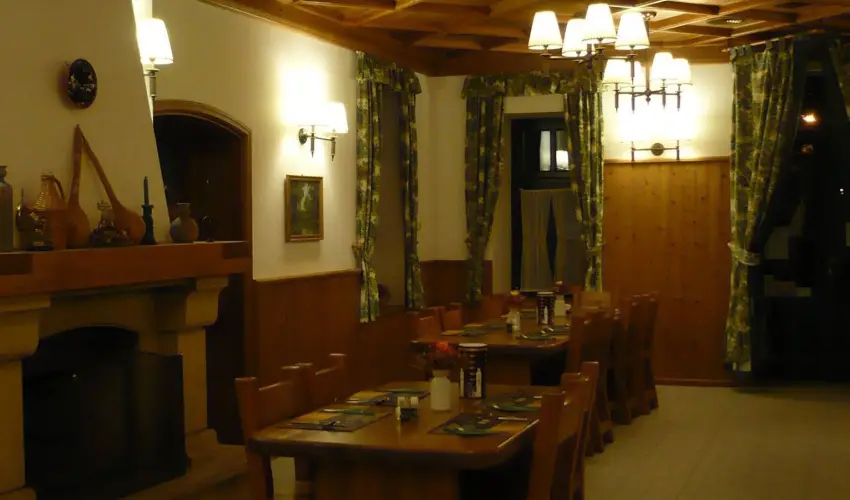 Szent Hubertus Panzi� Par�dsasv�r - Augusztus 20. (min. 2 �j)