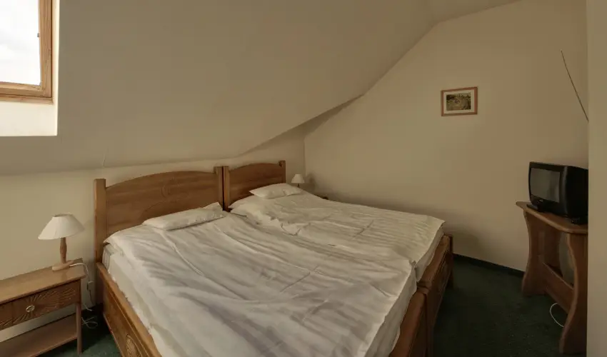 Szent Hubertus Panzi� Par�dsasv�r - Augusztus 20. (min. 2 �j)