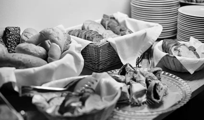 Hotel Adalbert - Boldog Meszl�nyi Zolt�n H�z  Esztergom - Augusztus 20. (min. 3 �j)