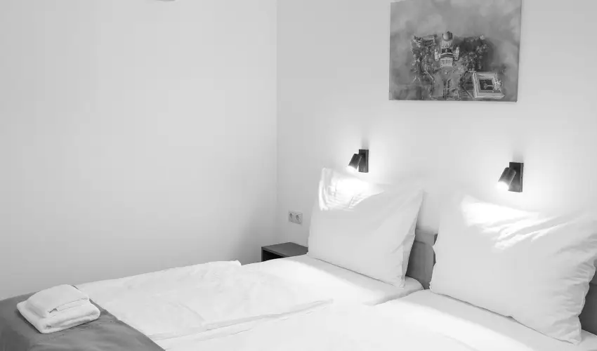 Hotel Adalbert - Boldog Meszl�nyi Zolt�n H�z  Esztergom - Augusztus 20. (min. 3 �j)