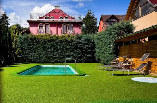 Szent Istv�n Hotel - Augusztus 20-i hossz� h�tv�ge (min. 2 �j)