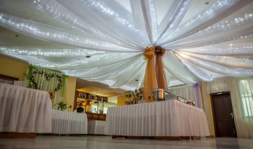 Szt�r Motel �s �tterem Balassagyarmat - Augusztus 20.