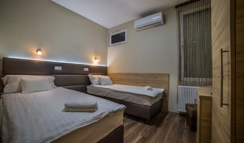 Szt�r Motel �s �tterem Balassagyarmat - Augusztus 20.