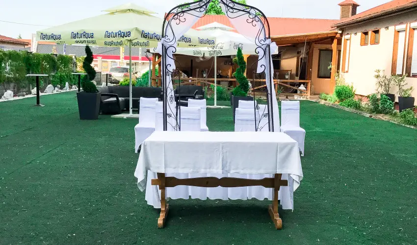 Szt�r Motel �s �tterem Balassagyarmat - Augusztus 20.