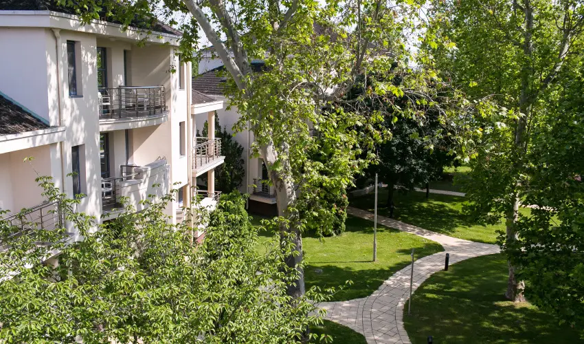 Kenese Bay Garden Resort & Conference Balatonkenese - Augusztus 20. (min. 3 j)