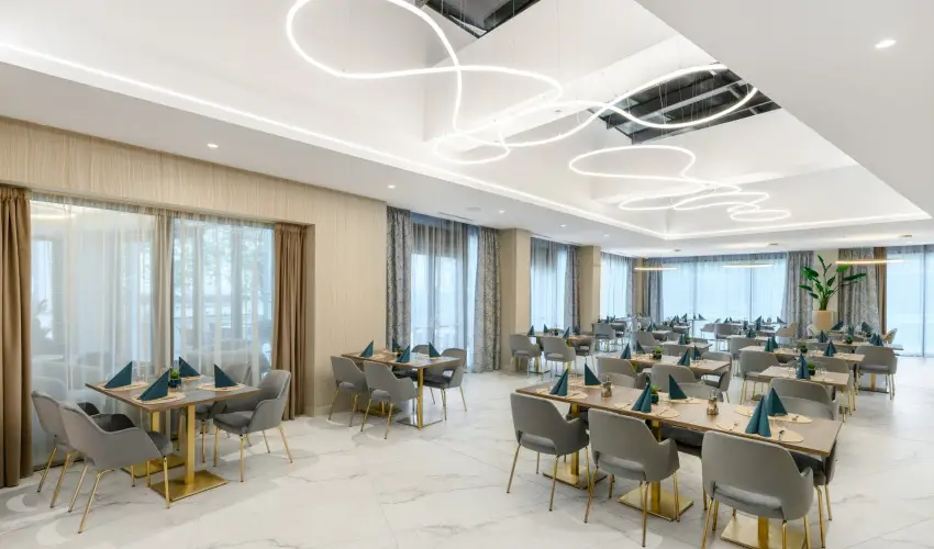 Kenese Bay Garden Resort & Conference Balatonkenese - Augusztus 20. (min. 3 j)