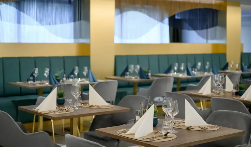 Kenese Bay Garden Resort & Conference Balatonkenese - Augusztus 20. (min. 3 j)