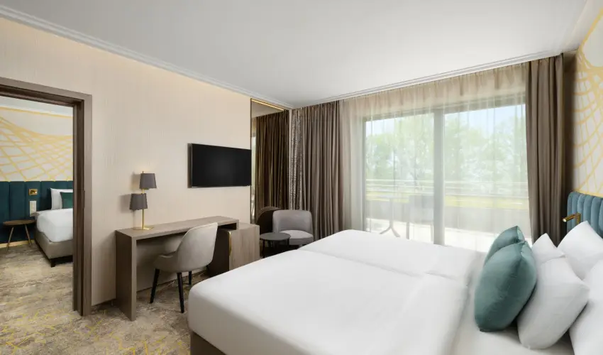 Kenese Bay Garden Resort & Conference Balatonkenese - Augusztus 20. (min. 3 j)