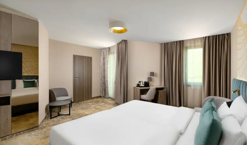 Kenese Bay Garden Resort & Conference Balatonkenese - Augusztus 20. (min. 3 j)