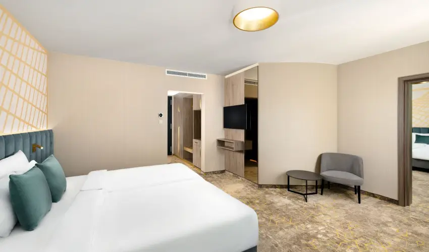 Kenese Bay Garden Resort & Conference Balatonkenese - Augusztus 20. (min. 3 j)