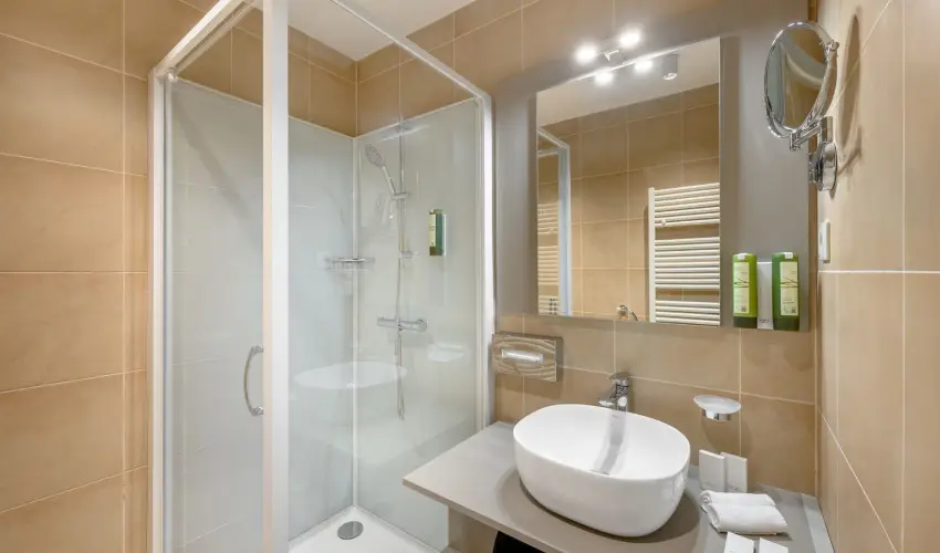 Kenese Bay Garden Resort & Conference Balatonkenese - Augusztus 20. (min. 3 j)