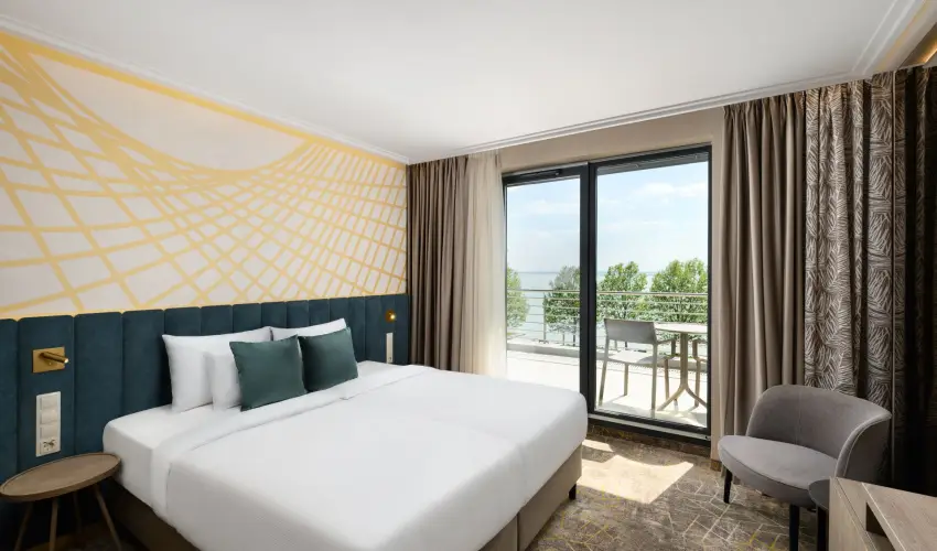 Kenese Bay Garden Resort & Conference Balatonkenese - Augusztus 20. (min. 3 j)