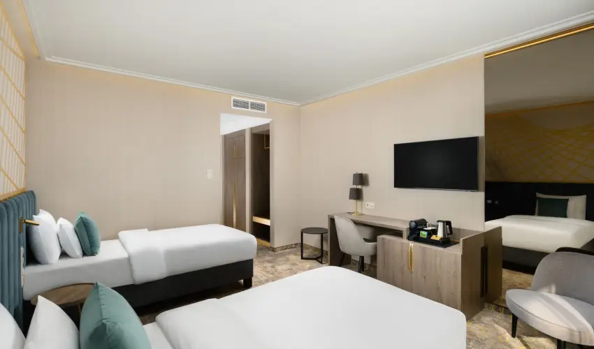 Kenese Bay Garden Resort & Conference Balatonkenese - Augusztus 20. (min. 3 j)