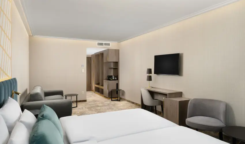 Kenese Bay Garden Resort & Conference Balatonkenese - Augusztus 20. (min. 3 j)