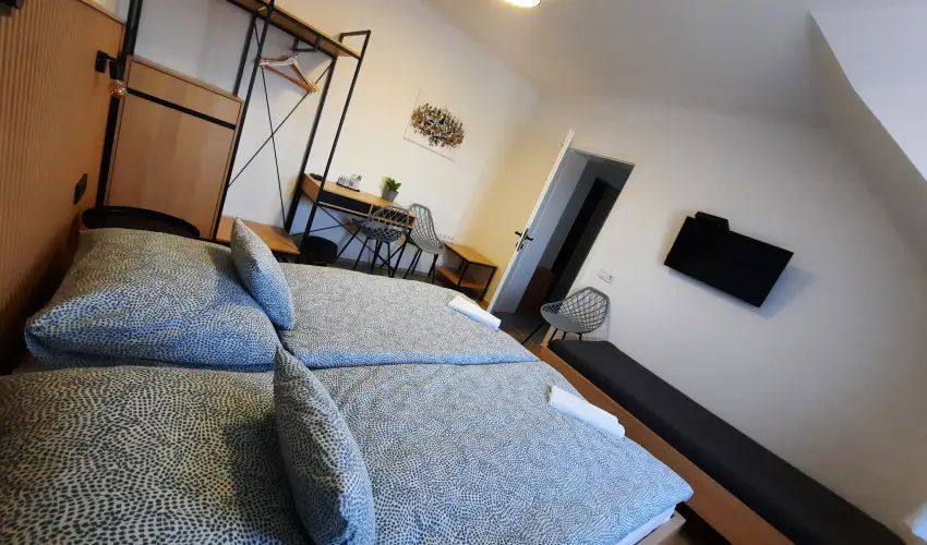 Svirg Terml Panzi Hajdnns - Augusztus 20.