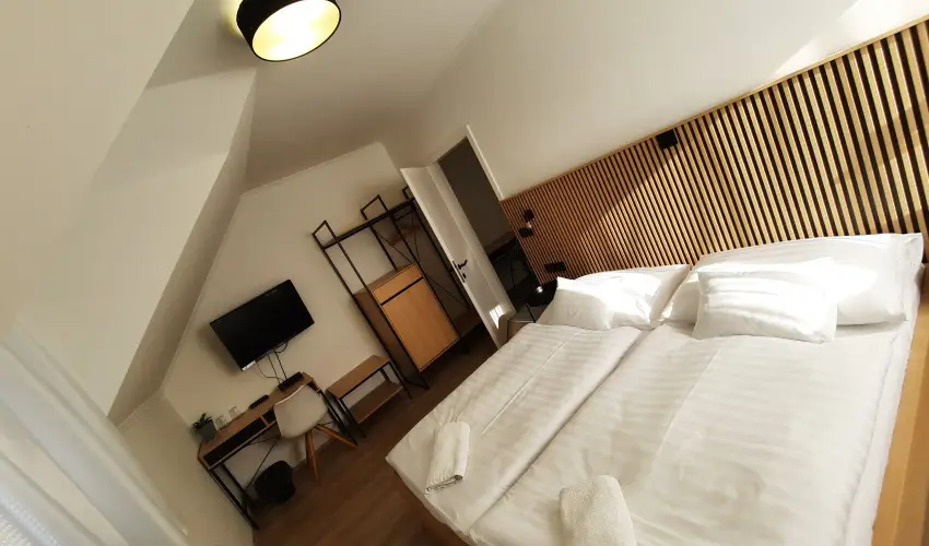 Svirg Terml Panzi Hajdnns - Augusztus 20.