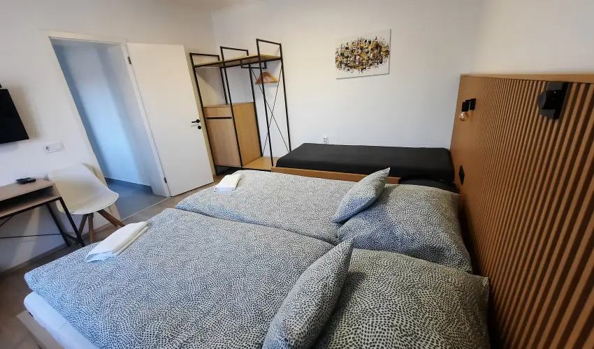 Svirg Terml Panzi Hajdnns - Augusztus 20.