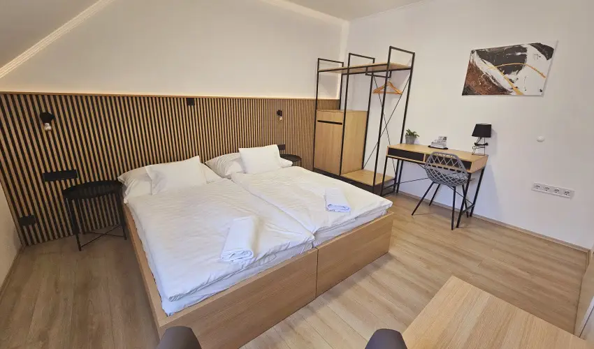 Svirg Terml Panzi Hajdnns - Augusztus 20.