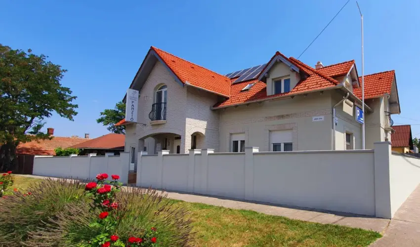 Svirg Terml Panzi Hajdnns - Augusztus 20.