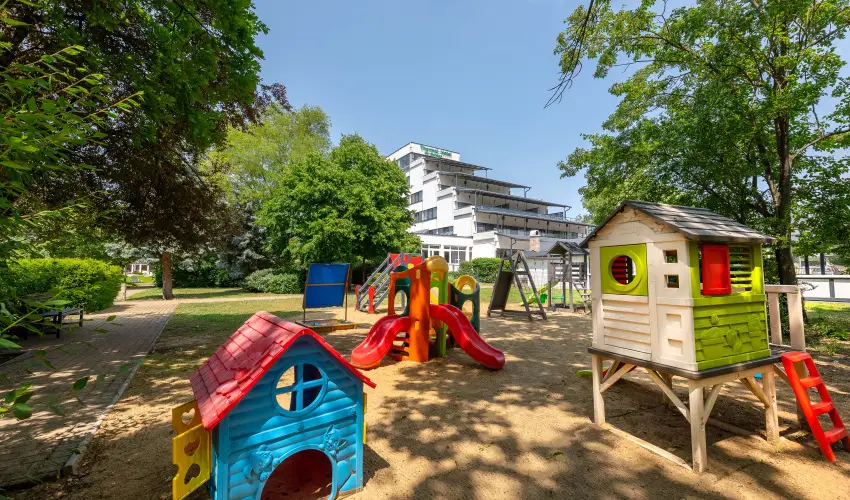 Thermal Hotel Garden Hajd�szoboszl� - Augusztus 20. (min. 3 �j)