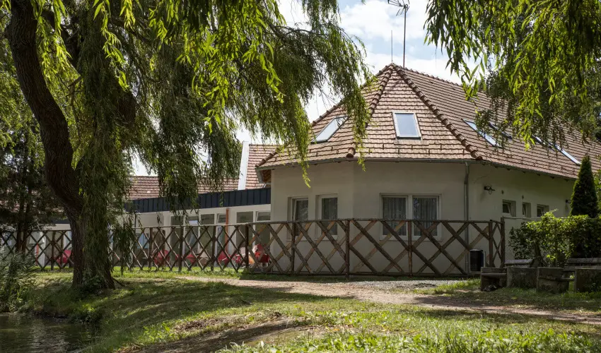 T�-Part Panzi� & Rendezv�nyk�zpont K�szeg - Augusztus 20.