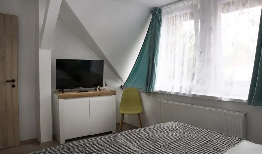 T�-Part Panzi� & Rendezv�nyk�zpont K�szeg - Augusztus 20.