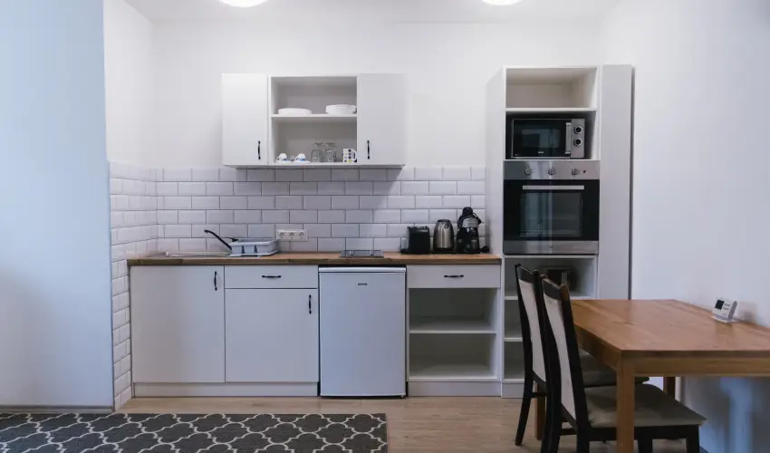 T�-Part Panzi� & Rendezv�nyk�zpont K�szeg - Augusztus 20.