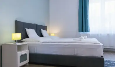 T�-Part Panzi� & Rendezv�nyk�zpont K�szeg