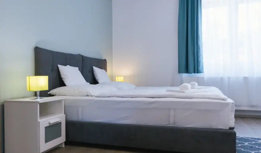 T�-Part Panzi� & Rendezv�nyk�zpont K�szeg - Augusztus 20.