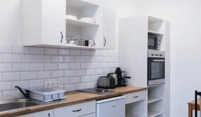 T�-Part Panzi� & Rendezv�nyk�zpont K�szeg