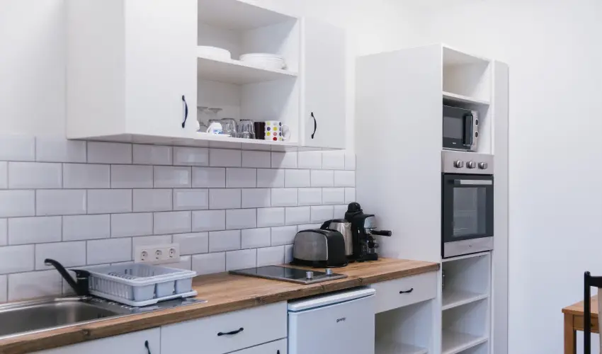 T�-Part Panzi� & Rendezv�nyk�zpont K�szeg - Augusztus 20.