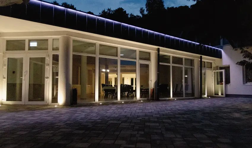 T�-Part Panzi� & Rendezv�nyk�zpont K�szeg - Augusztus 20.