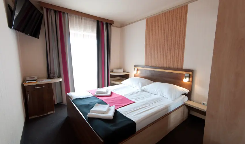 T Wellness Hotel Bnk - Augusztus 20 - hossz htvge