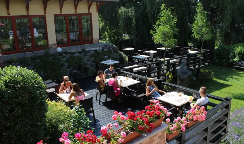 T Wellness Hotel Bnk - Augusztus 20 - hossz htvge