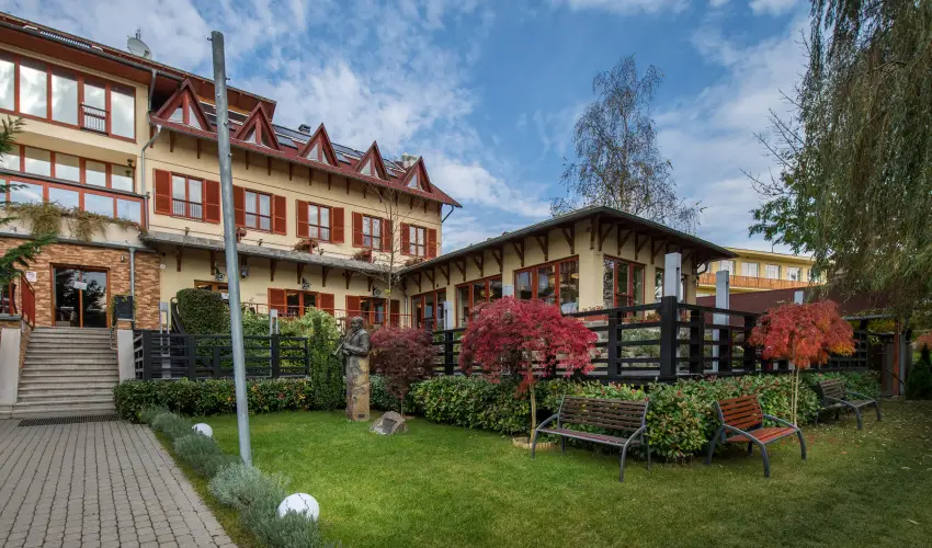 T Wellness Hotel Bnk - Augusztus 20 - hossz htvge