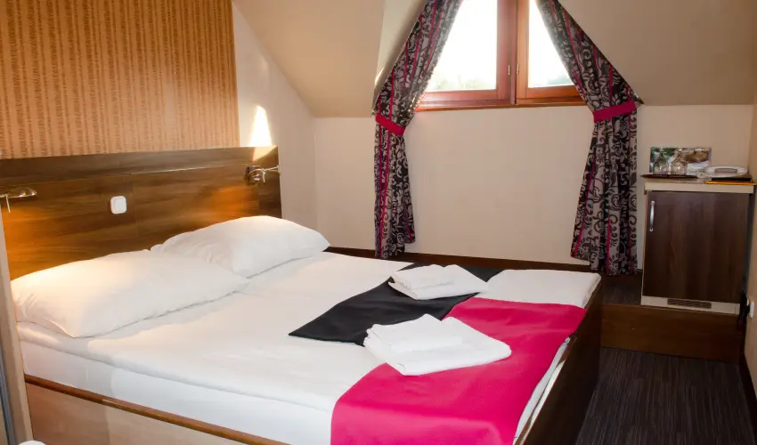 T Wellness Hotel Bnk - Augusztus 20 - hossz htvge