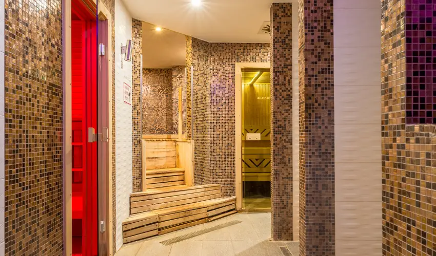 T Wellness Hotel Bnk - Augusztus 20 - hossz htvge