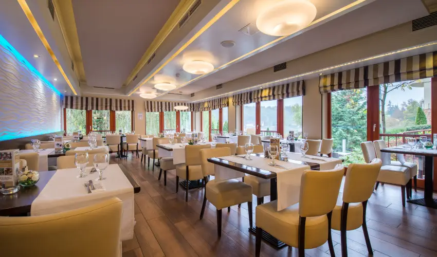 T Wellness Hotel Bnk - Augusztus 20 - hossz htvge