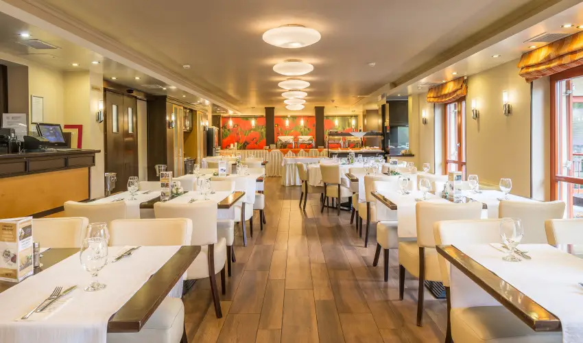 T Wellness Hotel Bnk - Augusztus 20 - hossz htvge