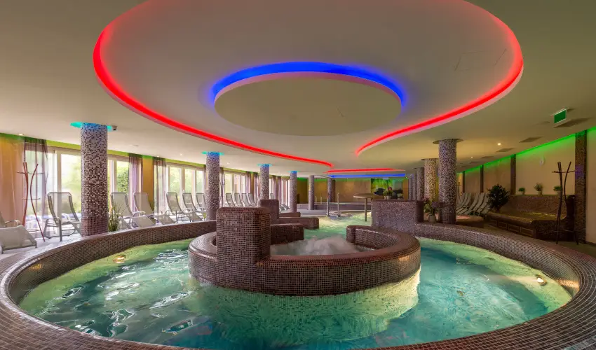 T Wellness Hotel Bnk - Augusztus 20 - hossz htvge