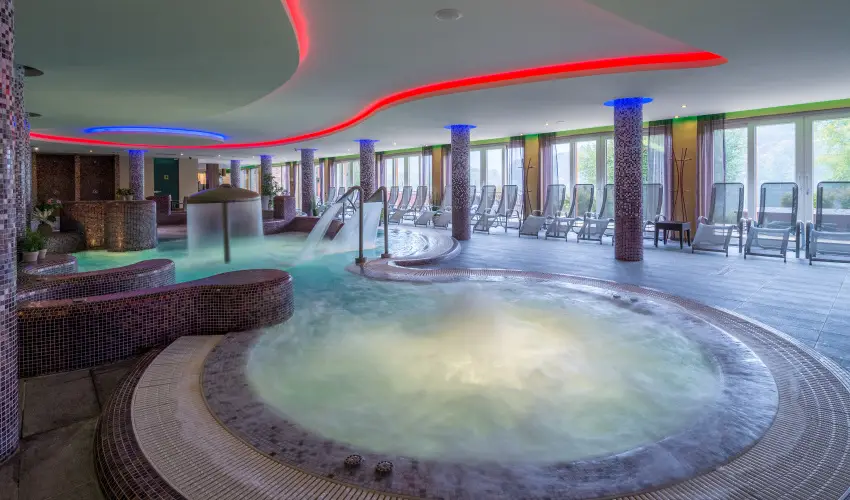 T Wellness Hotel Bnk - Augusztus 20 - hossz htvge