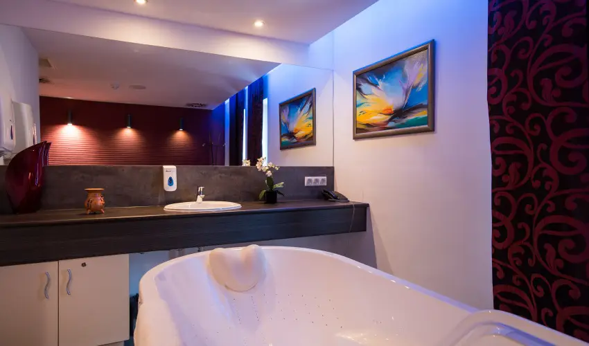 T Wellness Hotel Bnk - Augusztus 20 - hossz htvge