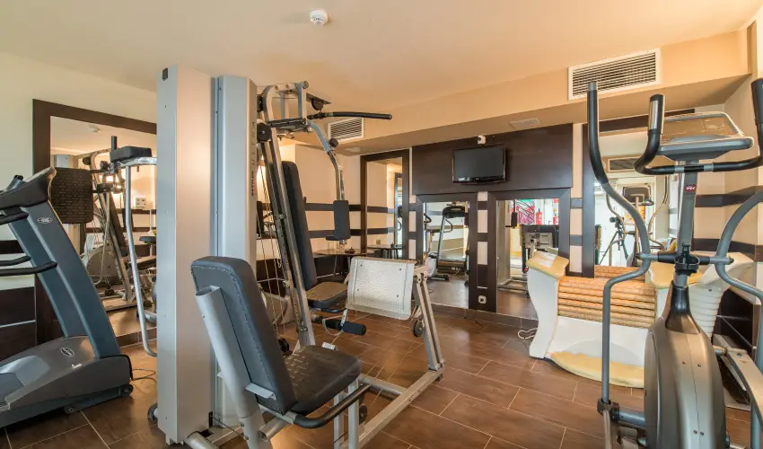 T Wellness Hotel Bnk - Augusztus 20 - hossz htvge