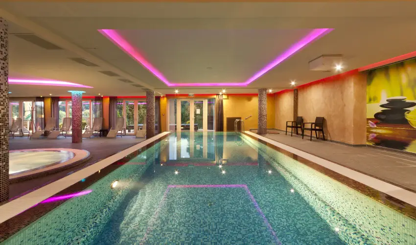 T Wellness Hotel Bnk - Augusztus 20 - hossz htvge