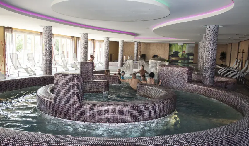 T Wellness Hotel Bnk - Augusztus 20 - hossz htvge