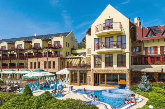 T Wellness Hotel - Augusztus 20 - hossz htvge