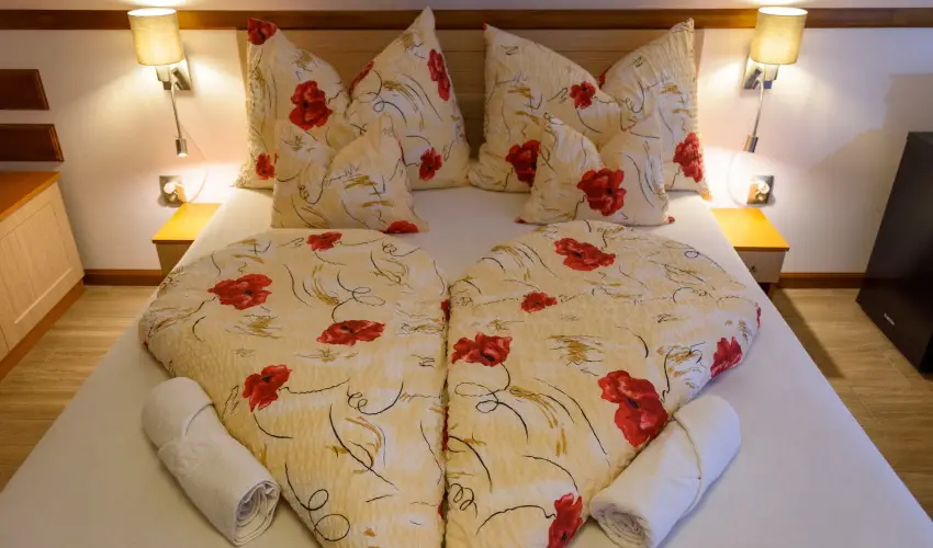 Tulipn Vendghz rvnyes - Augusztus 20. (min. 3 j)