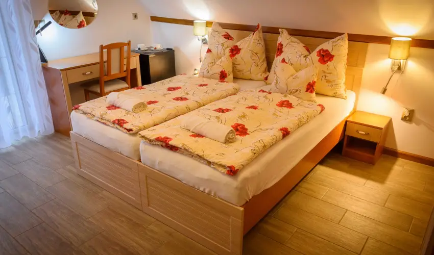 Tulipn Vendghz rvnyes - Augusztus 20. (min. 3 j)